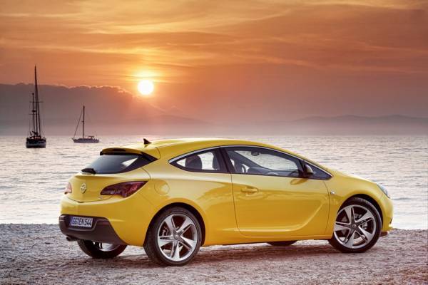 Opel Astra GTC, telaio meccatronico ad alte prestazioni