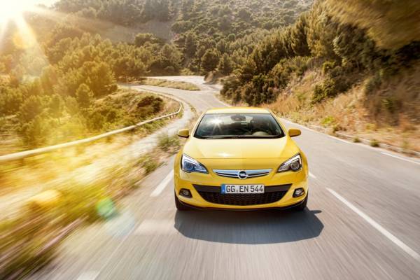 Opel Astra GTC, telaio meccatronico ad alte prestazioni
