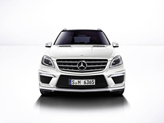 Mercedes-Benz ML 63 AMG, V8 biturbo da 525 cv