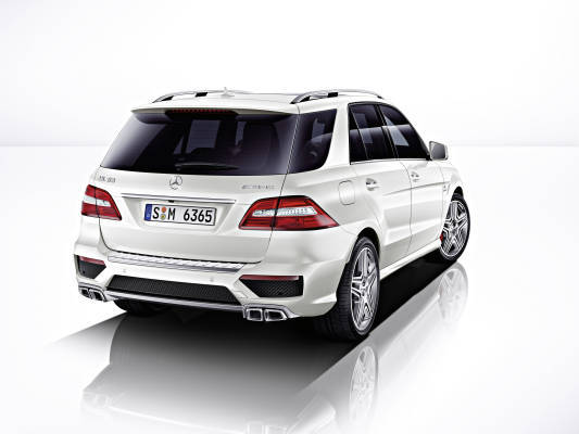 Mercedes-Benz ML 63 AMG, V8 biturbo da 525 cv