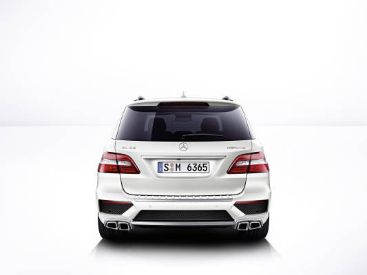 Mercedes-Benz ML 63 AMG, V8 biturbo da 525 cv