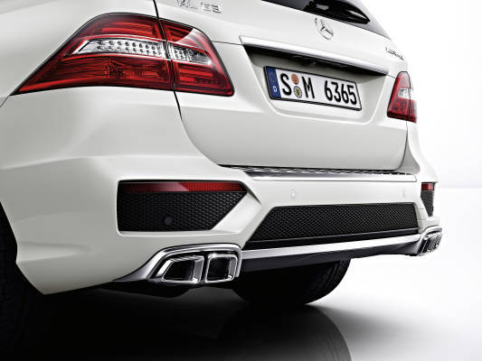 Mercedes-Benz ML 63 AMG, V8 biturbo da 525 cv