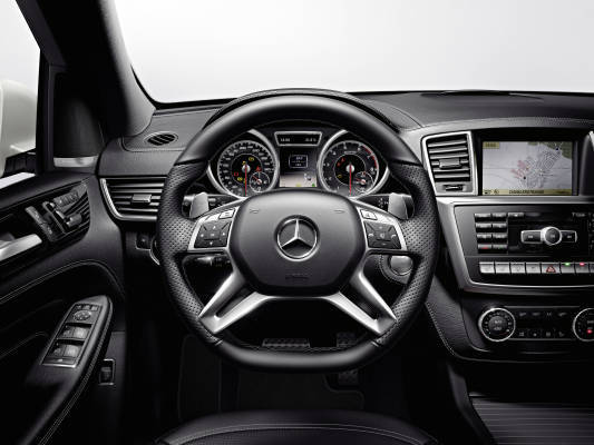 Mercedes-Benz ML 63 AMG, V8 biturbo da 525 cv