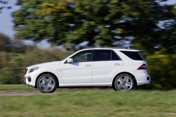 Mercedes-Benz ML 63 AMG, V8 biturbo da 525 cv