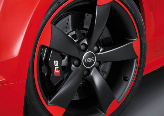 Audi TT RS Plus: le immagini