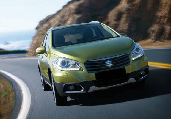 Suzuki S-Cross, prezzo a 16.900 euro. Come va su strada l'erede della SX4, video