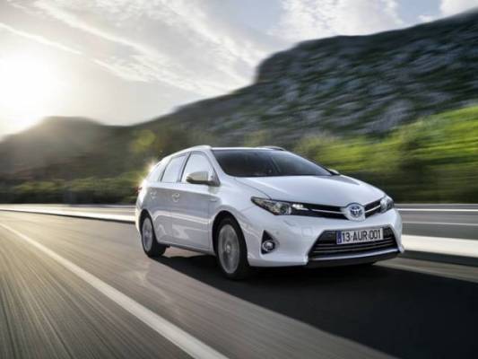 Toyota Auris Touring Sports. La wagon ibrida. Il test di Auto.it.