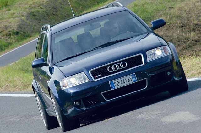 Audi RS6 Avant (2003) l'origine del V8 biturbo 