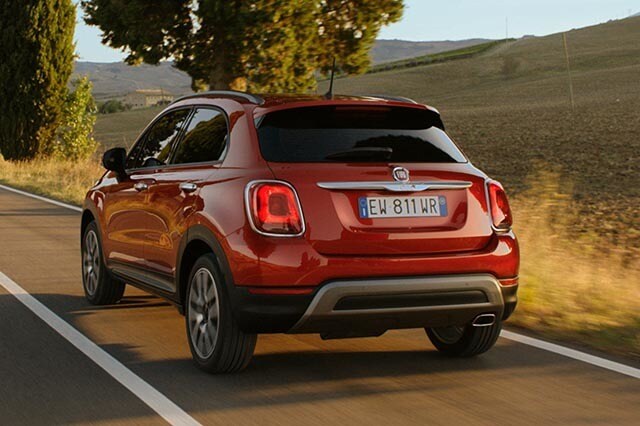 Fiat 500X augura buon anno con Lucio Dalla