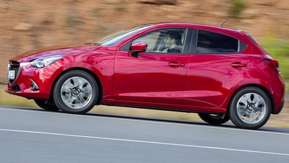 Nuova Mazda2, primo test su strada