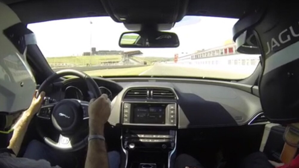 A bordo della nuova Jaguar XE