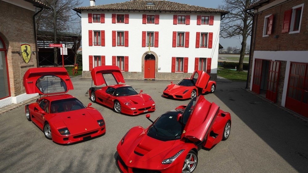 Ferrari F40, F50, Enzo, LaFerrari in pista a Fiorano