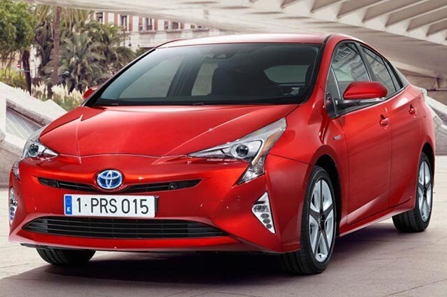 Toyota accelera con le auto ibride