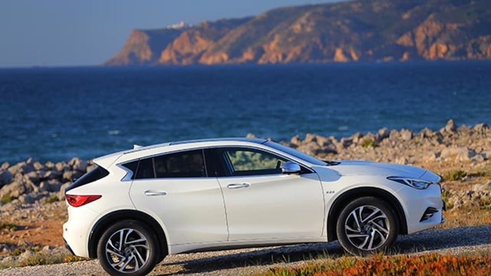 Infiniti Q30, primo test su strada