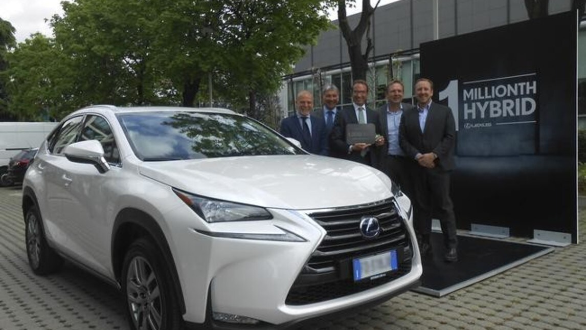Un milione di auto ibride per Lexus