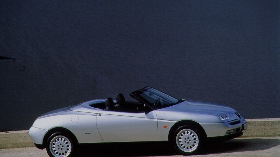 Alfa Romeo Spider 50 Anni Di Scoperte Del Biscione Auto It
