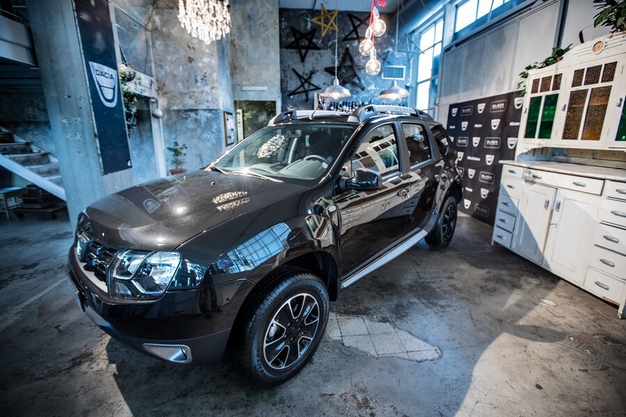 Dacia Duster Black Shadow: foto e prezzi