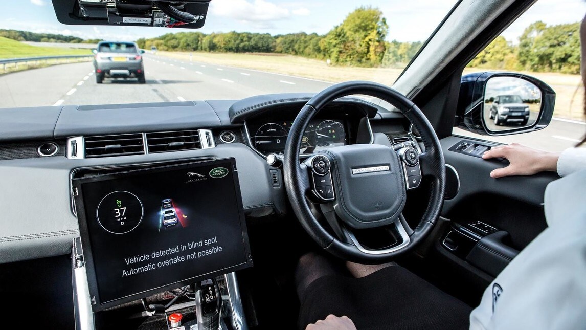 JLR e Ford, l'auto "parla" col semaforo