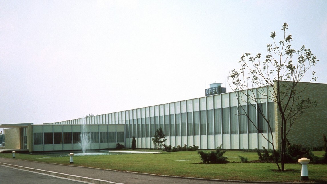 Opel, i 50 anni del design center