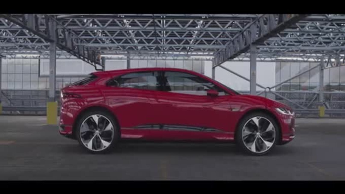 Jaguar I-Pace, prima in rosso su strada a Londra
