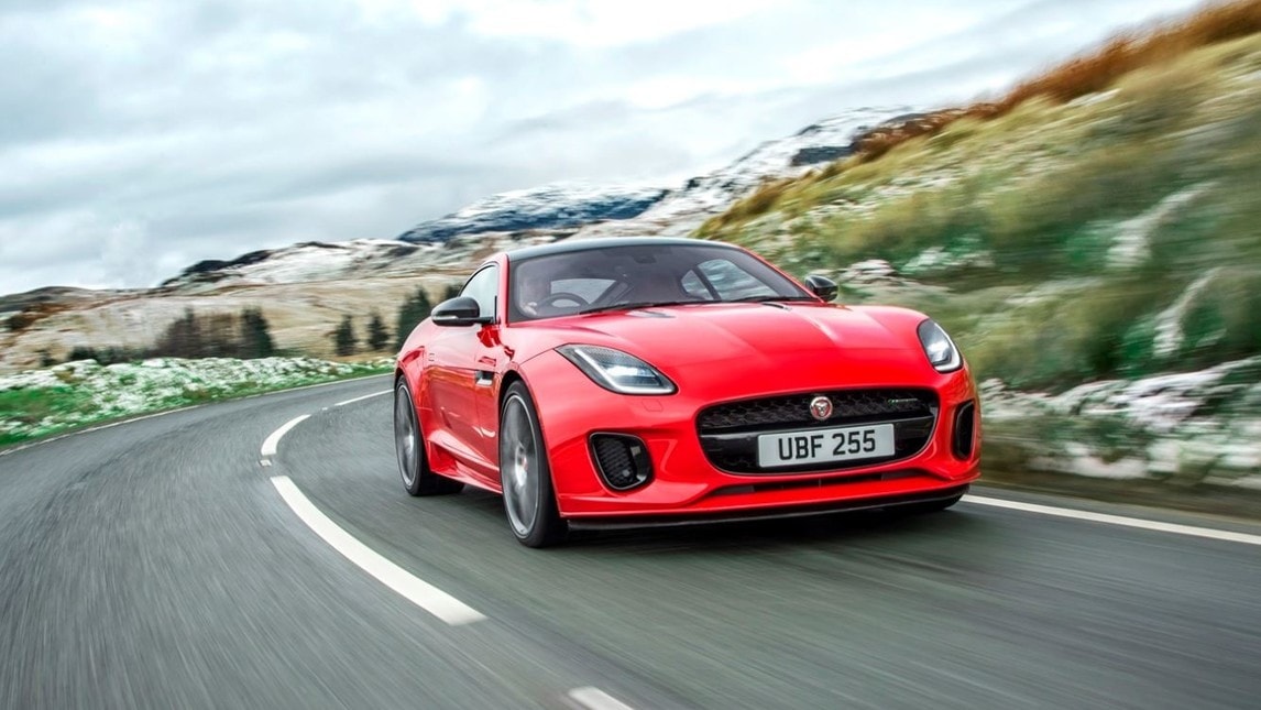 Jaguar F-Type, debutta il 4 cilindri da 300 cv
