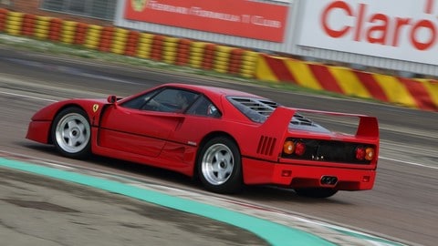 Ferrari F40, la prova a Fiorano