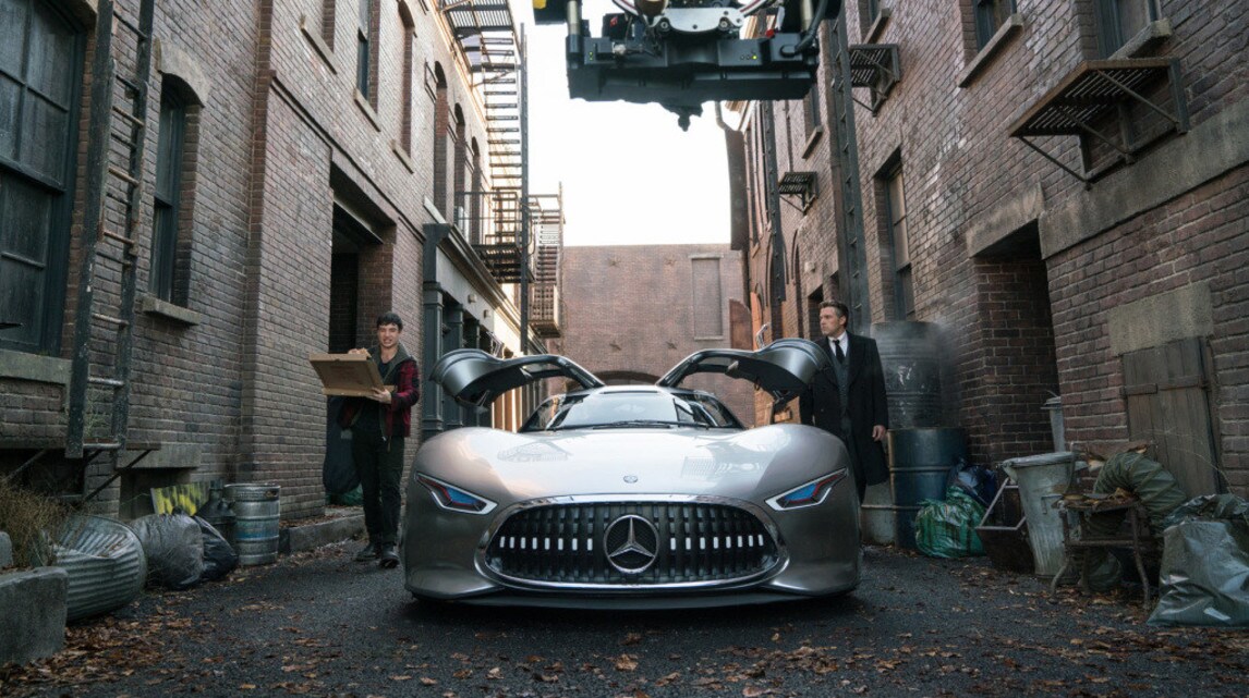 Justice League, Batman guida la Mercedes Vision GT Auto.it