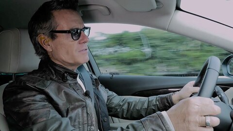 Jimmy Ghione prova la nuova Opel Insignia Grand Sport