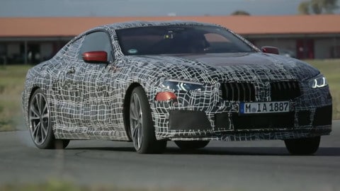 BMW Serie 8 coupé, allenamento italiano: video
