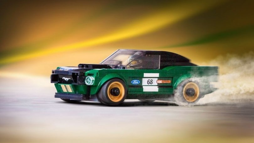 Mattoncini Fumanti Mustang E Bugatti Chiron Di Lego Autoit