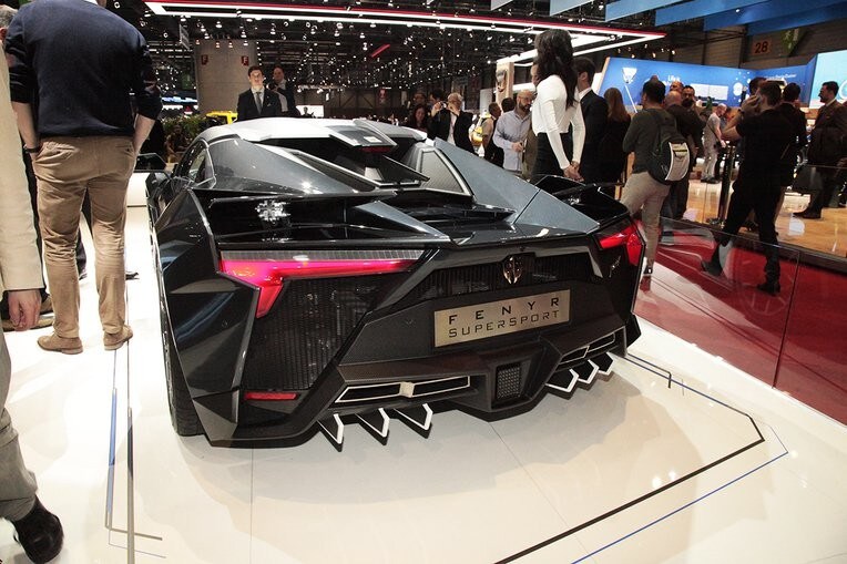 W Motors Fenyr Supersport: foto