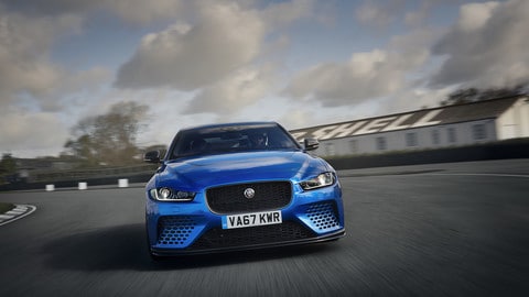 Jaguar  XE SV Project 8, quattro porte da 600 cv