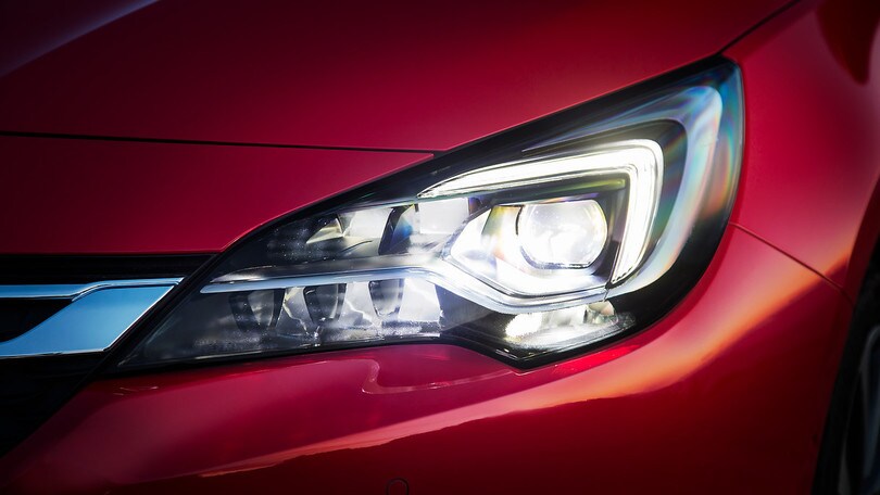 La magia degli IntelliLux Opel