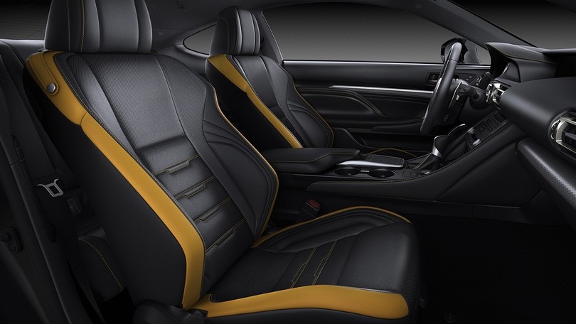 Lexus RC restyling: foto