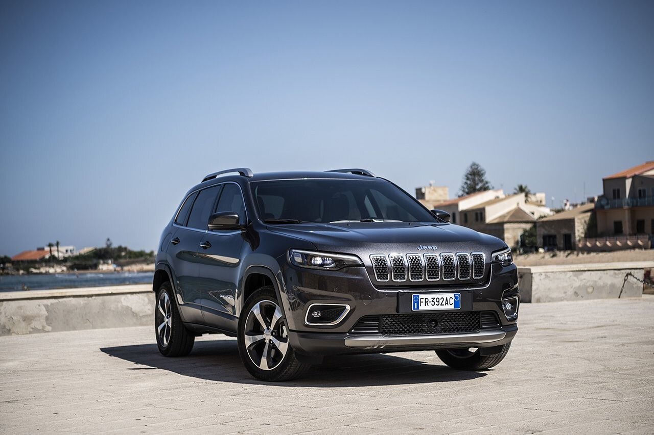 Jeep Cherokee restyling, volto di famiglia Full Led