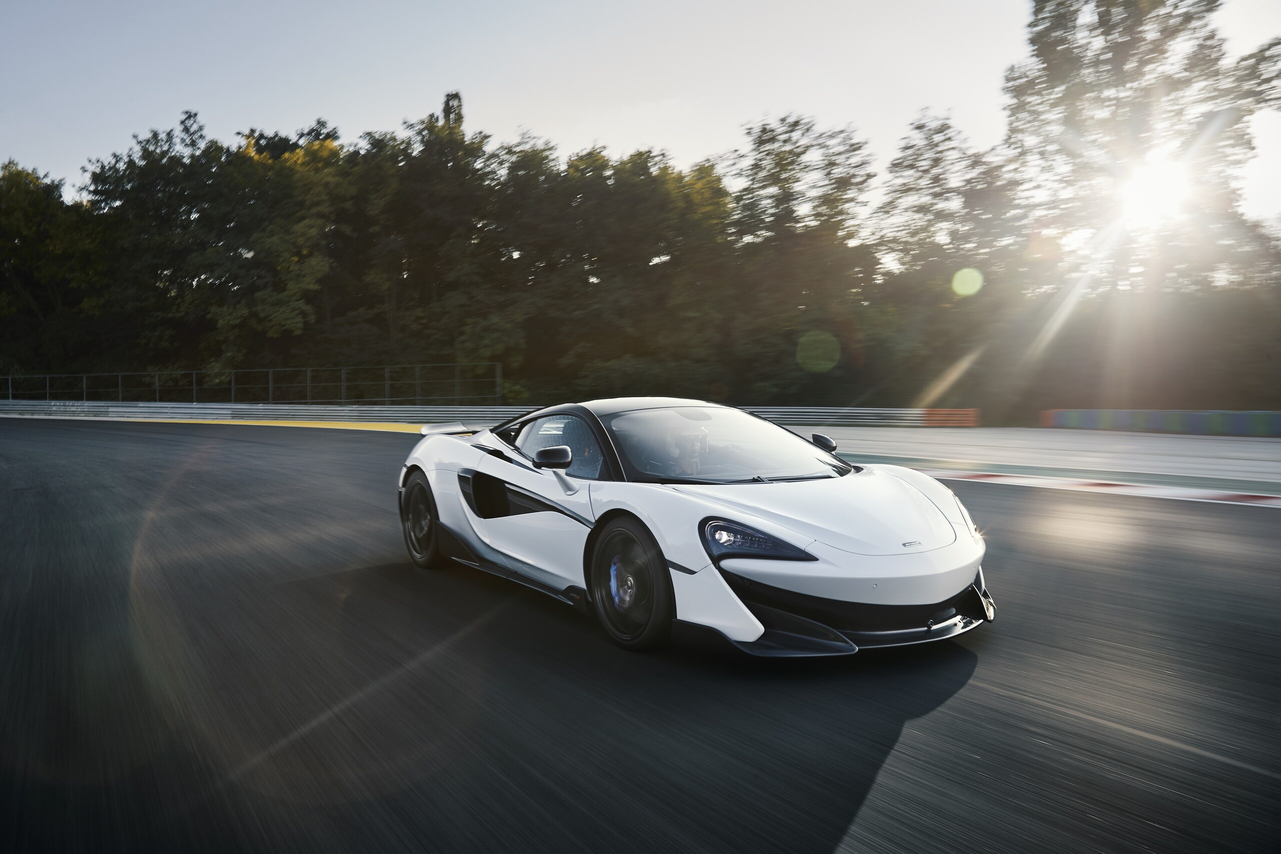 McLaren 600LT, emozioni in abito lungo: prova