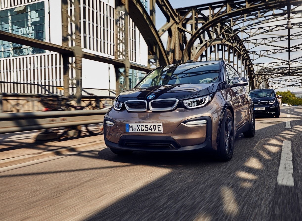 BMW i3 2018, cresce in doppia cifra l'autonomia di marcia
