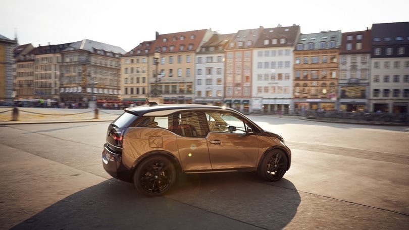BMW i3 42 kWh: foto