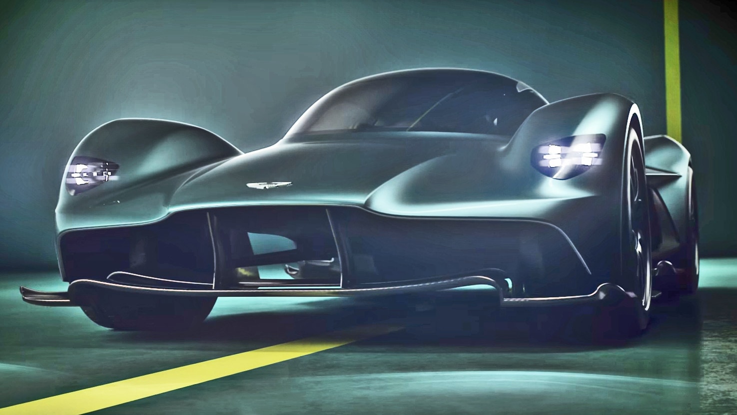 L'urlo del V12 più potente, la Valkyrie chiede strada