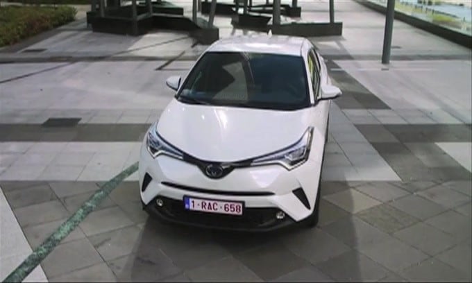Toyota CH-R Hybrid: video