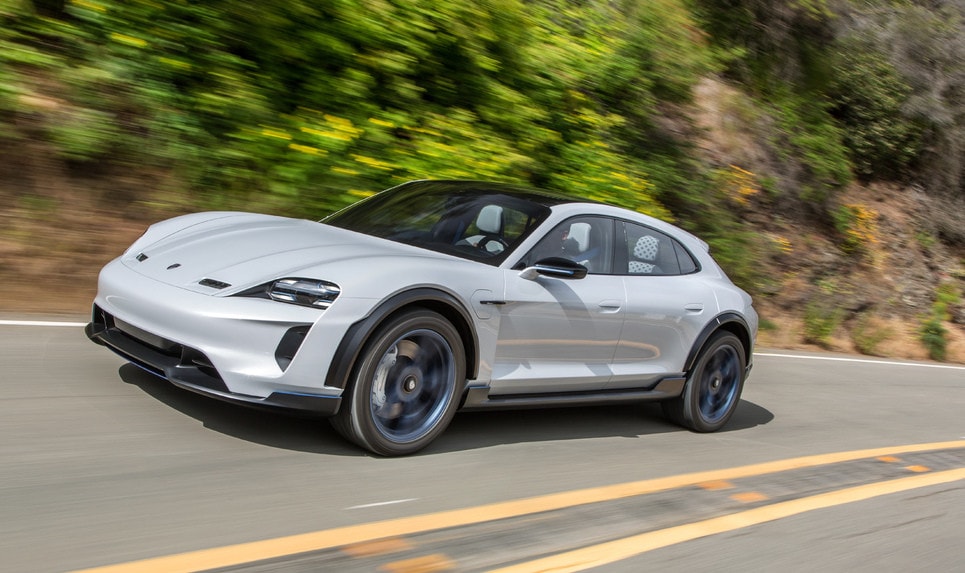 Porsche Taycan Cross Turismo, l'elettrico in formato rialzato