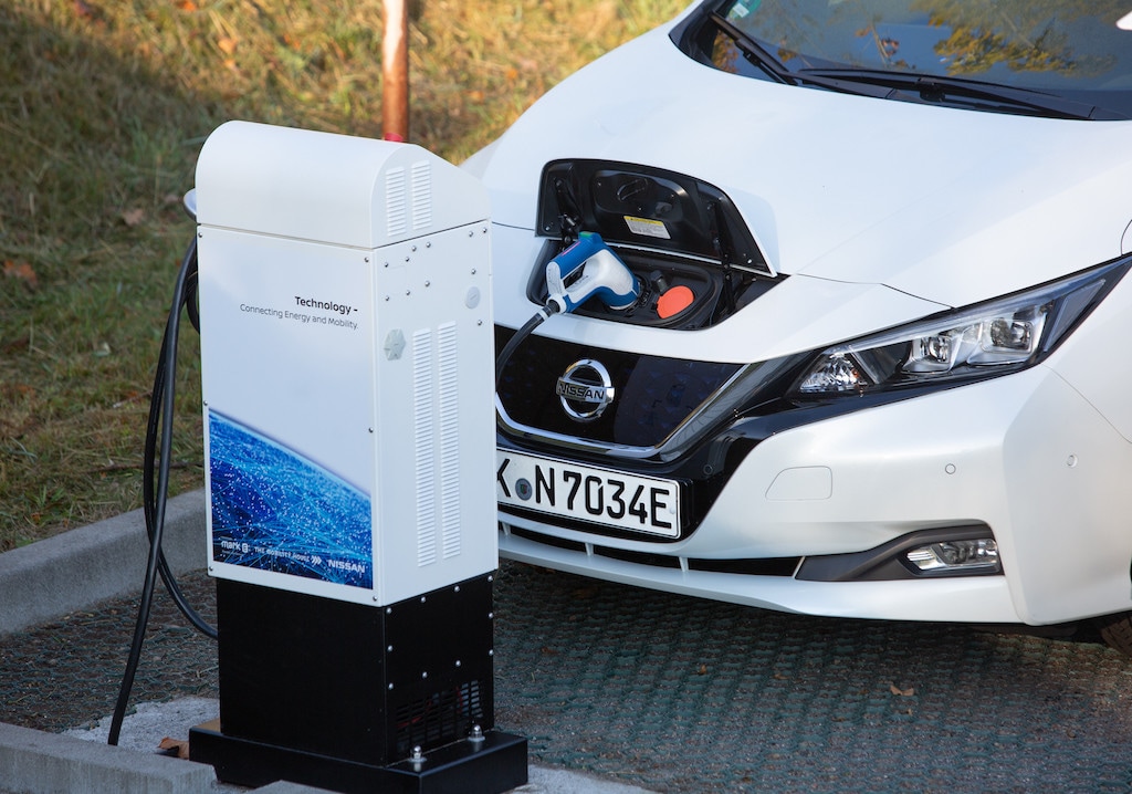 Nissan Leaf regala stabilità elettrica: è la prima auto certificata in Germania
