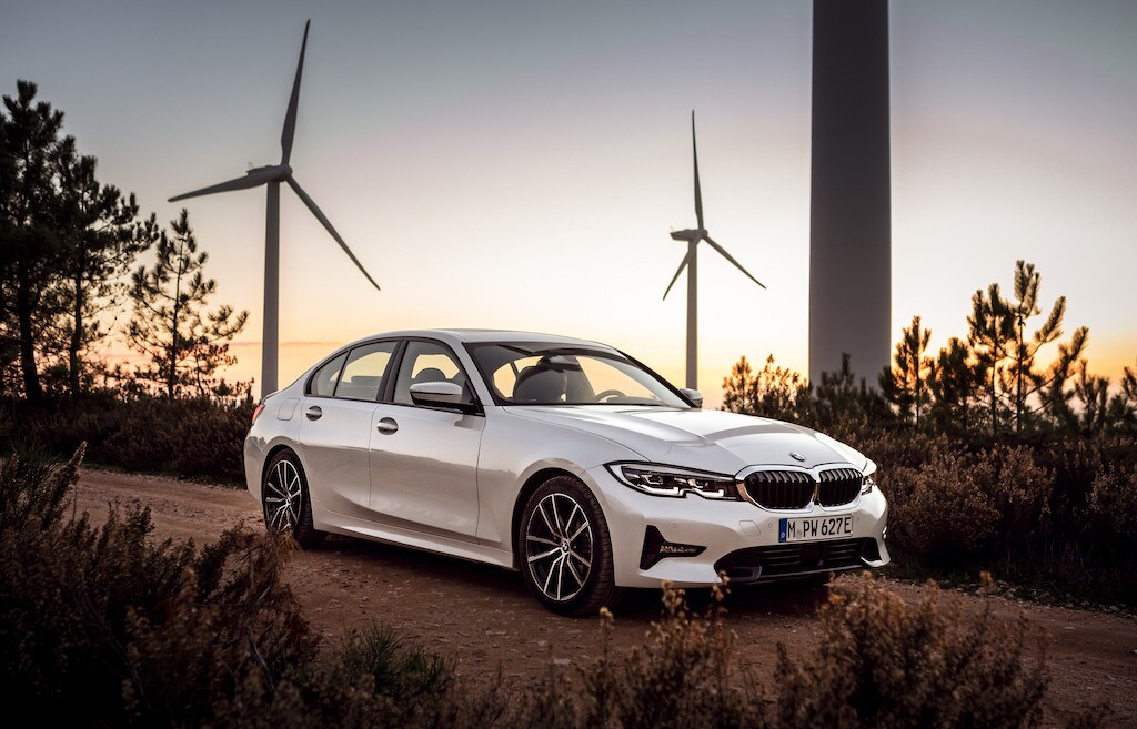 Nuova BMW 330e, l'XtraBoost dà la spinta all'ibrido
