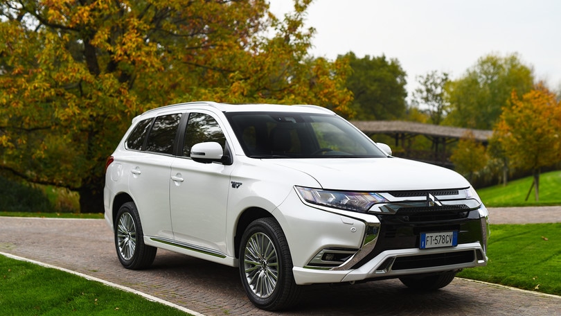 Mitsubishi Outlander PHEV, il MY 2019 arriva in Italia