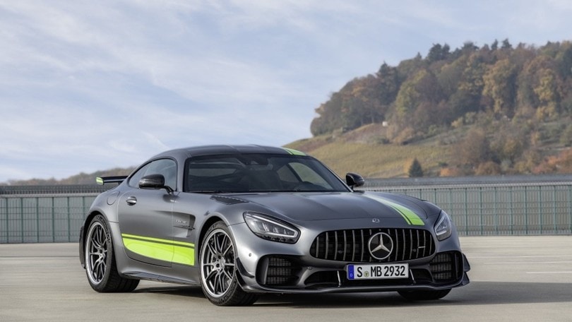 Mercedes-AMG GT R PRO potente come la GT R, ma più leggera