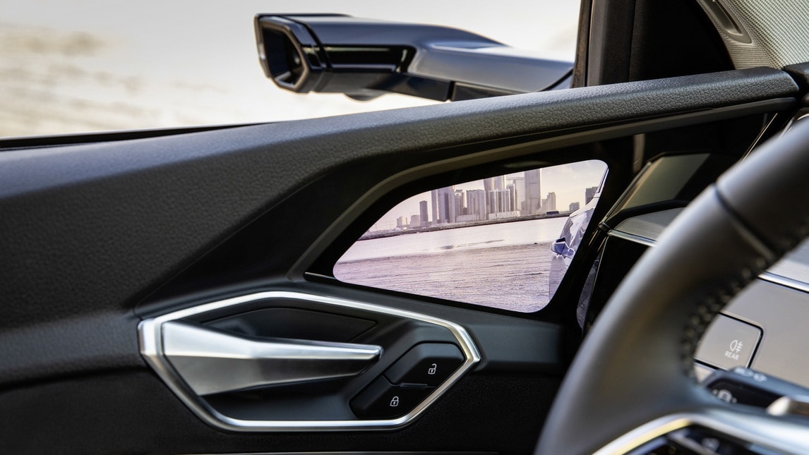 Audi e-tron: specchietti digitali, sguardo sul futuro