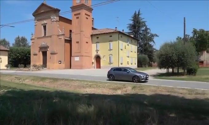 Mercedes Classe A: fascino ed eleganza