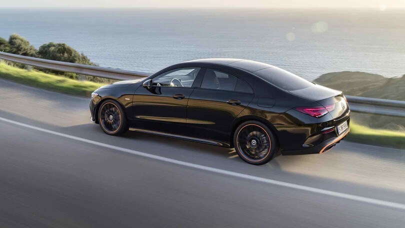 Nuova Mercedes CLA: foto