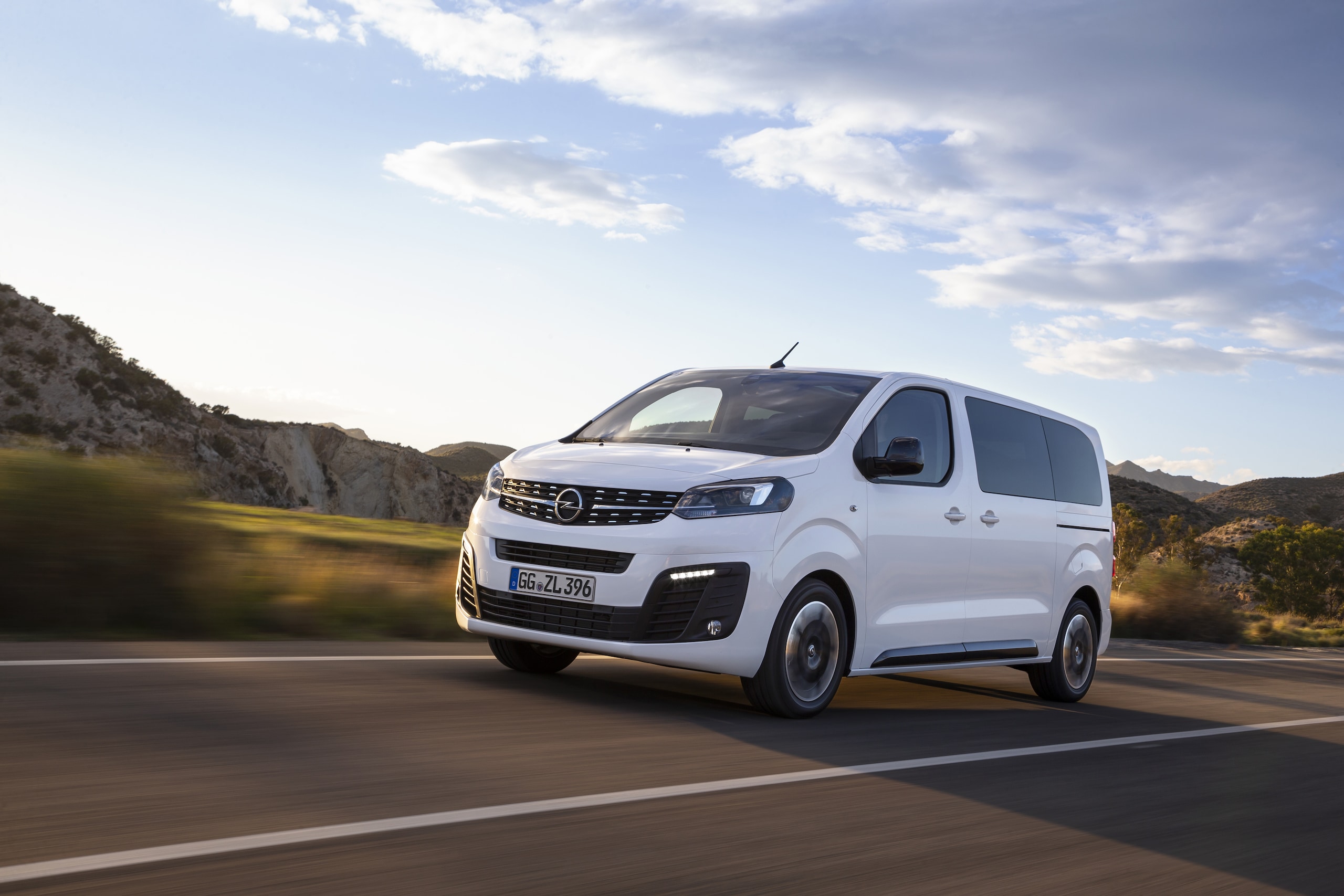 Nuova Opel Zafira Life, a tutto spazio. Elettrica nel 2021