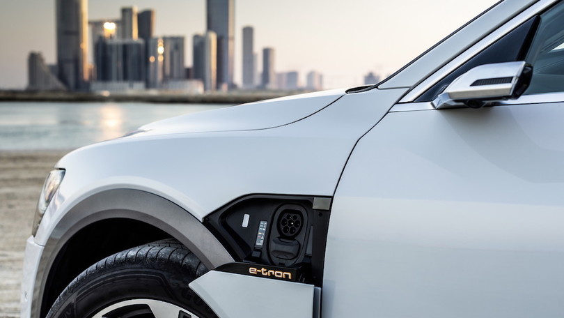 Audi, suv e-tron compatto: prima visione a Ginevra